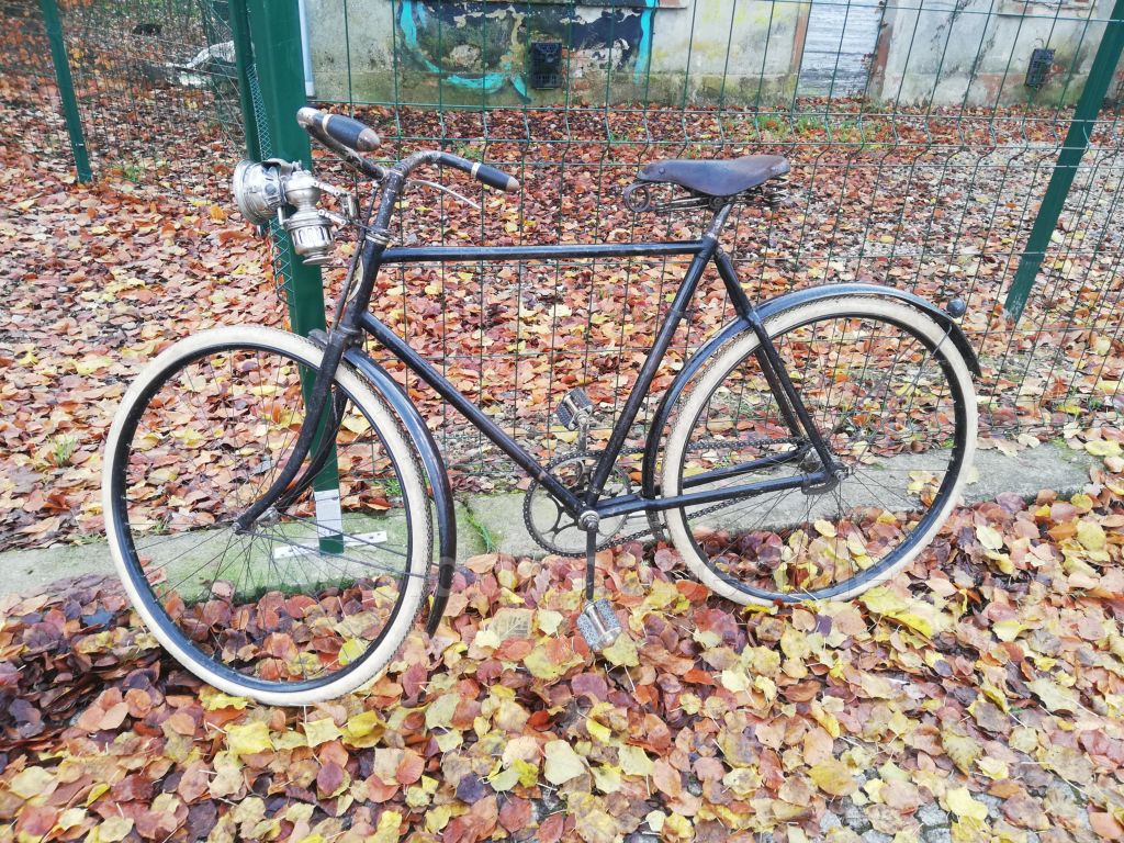 Gemeinsame Ausfart der DDRFahrradbewegten Seite 52